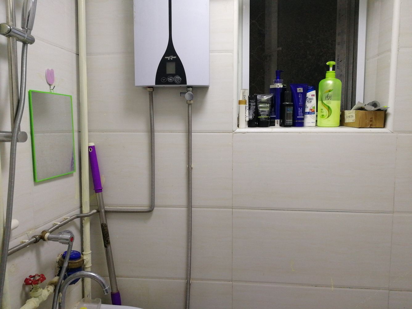 简约一室三床房