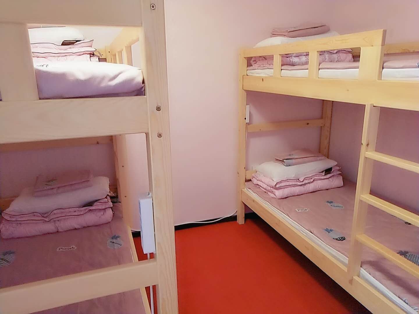 高贵优雅四人间(床位房)