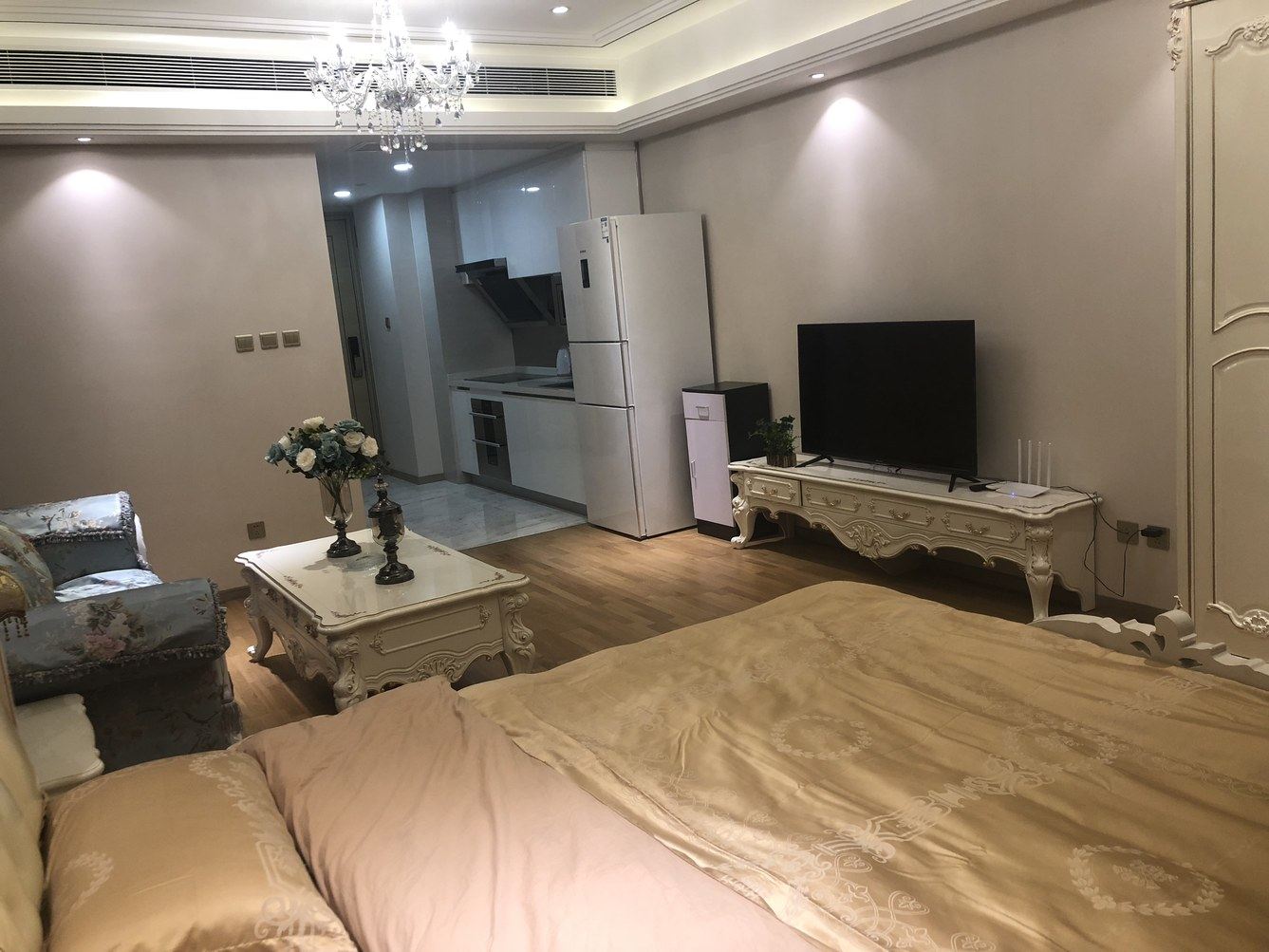 舒适高档一室大床房