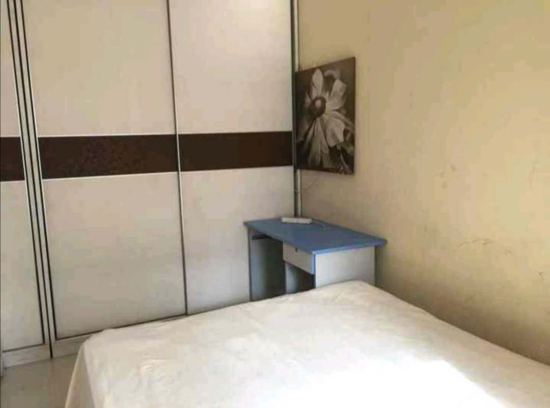 阳台双人间(公共卫浴)