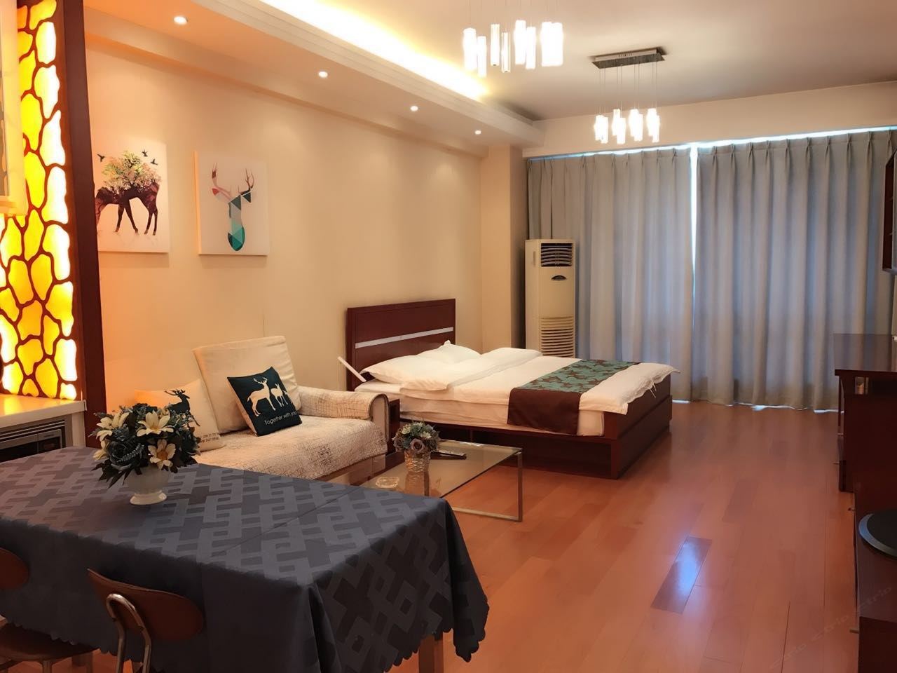 阳光大床房