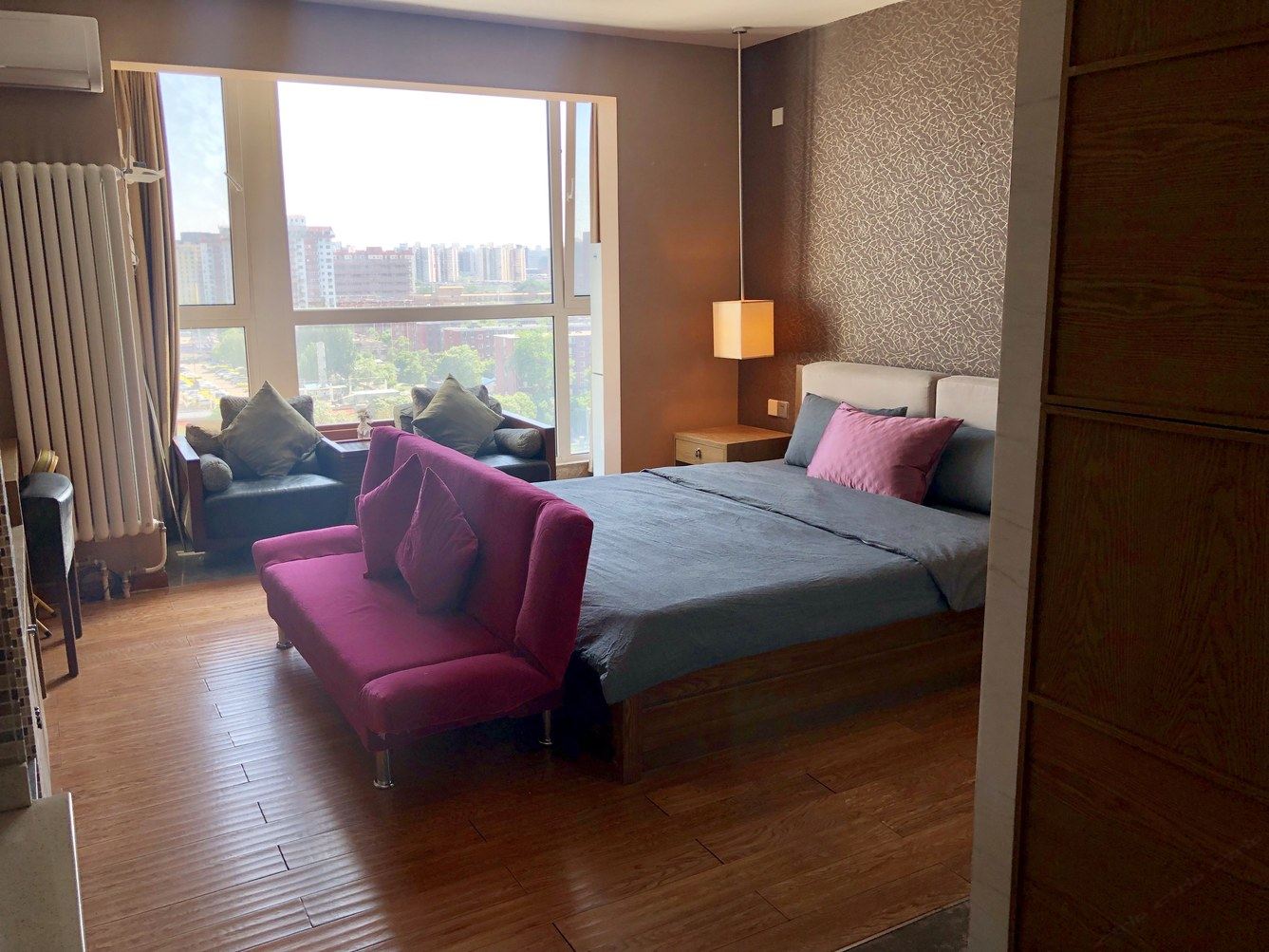欢乐一室二床房