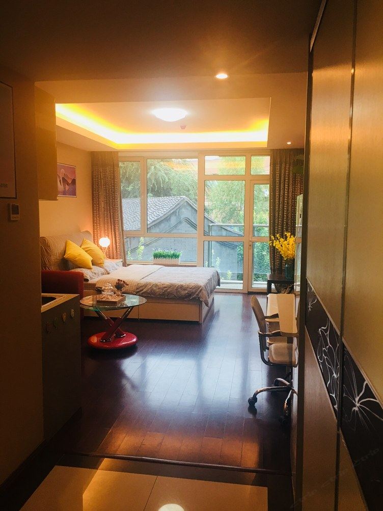 阳光一室大床房