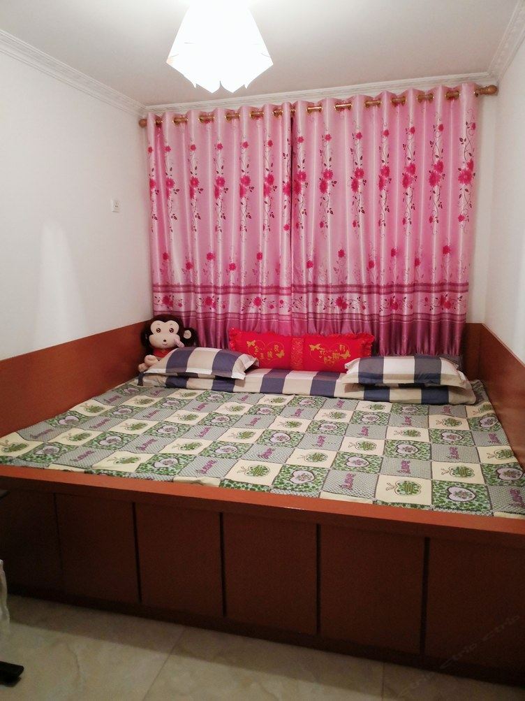精装三室一厅套房