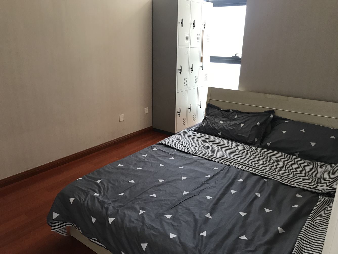 欢乐一室一厅套房