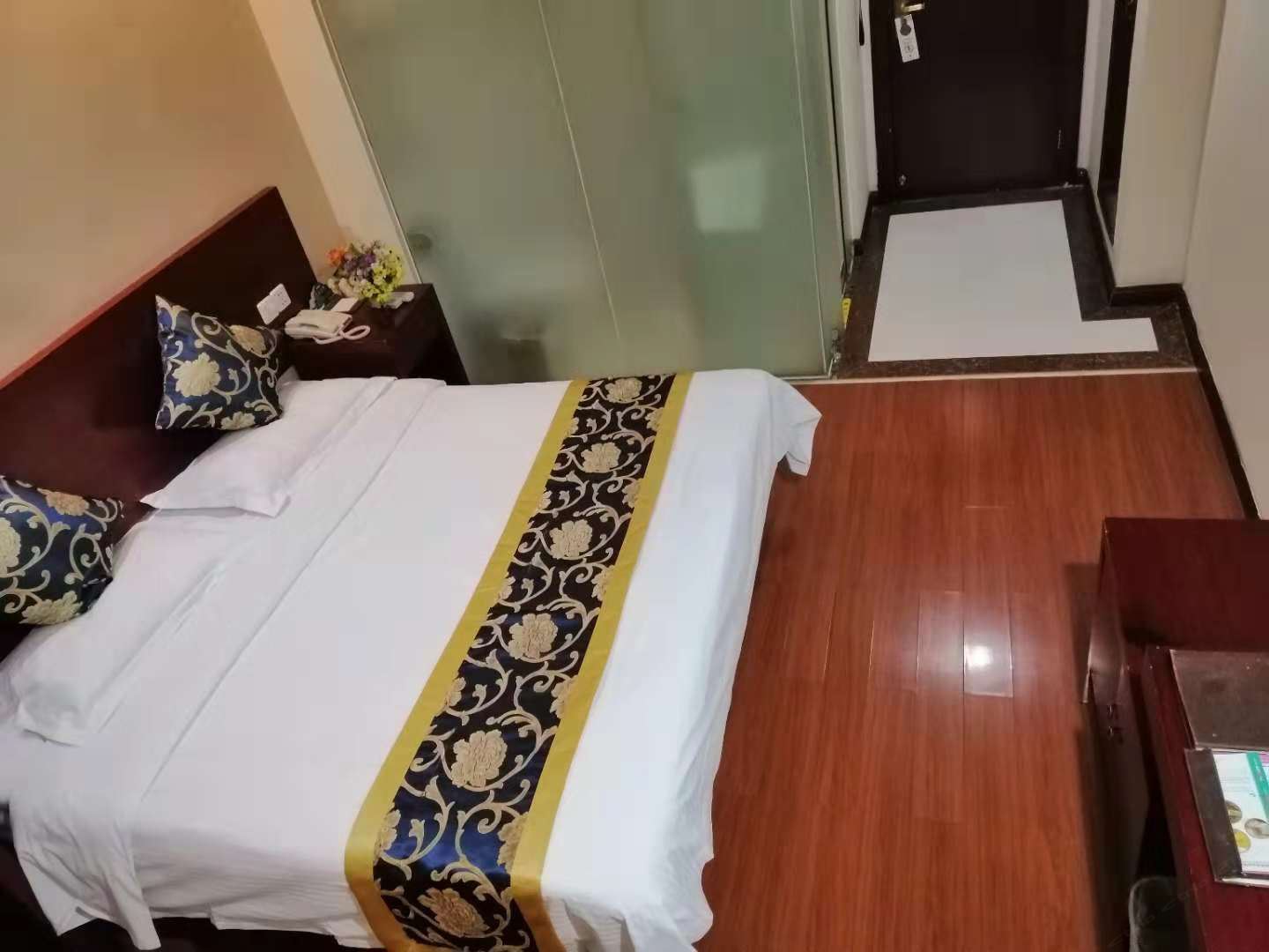 特惠大床房
