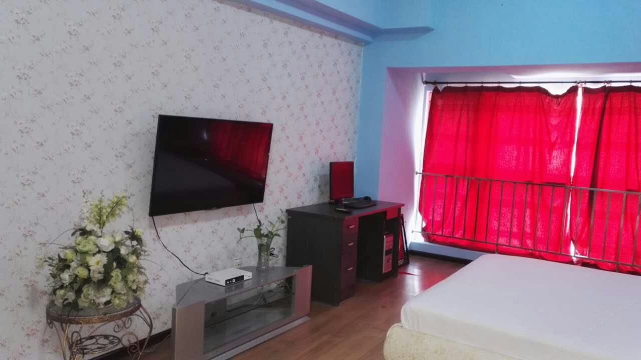 圆床房
