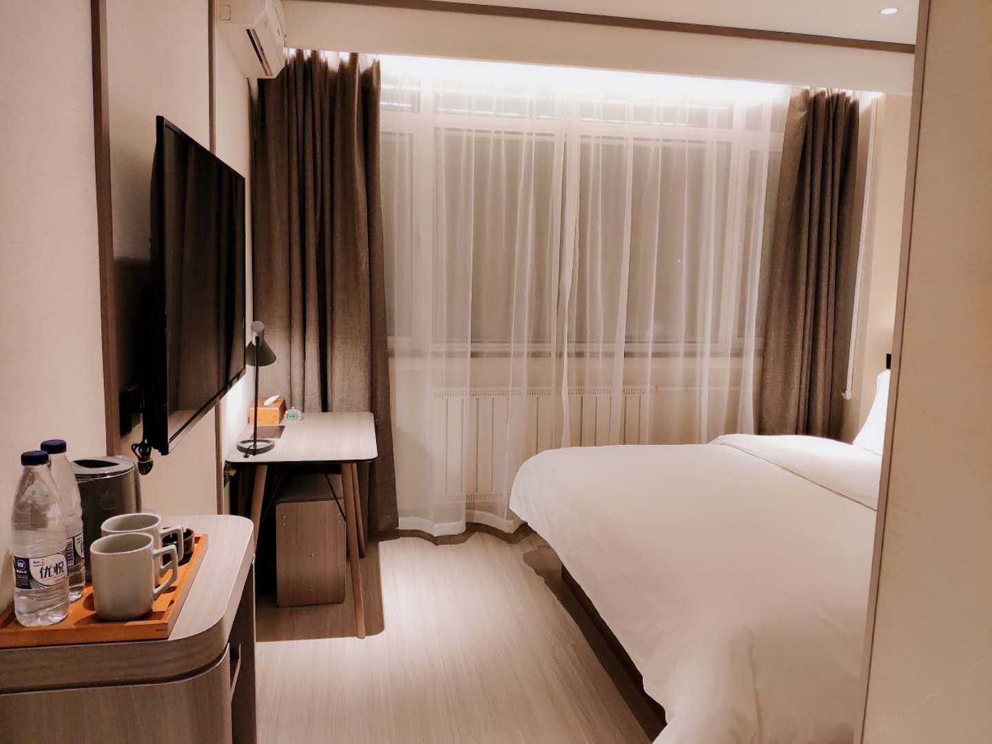 高级大床房