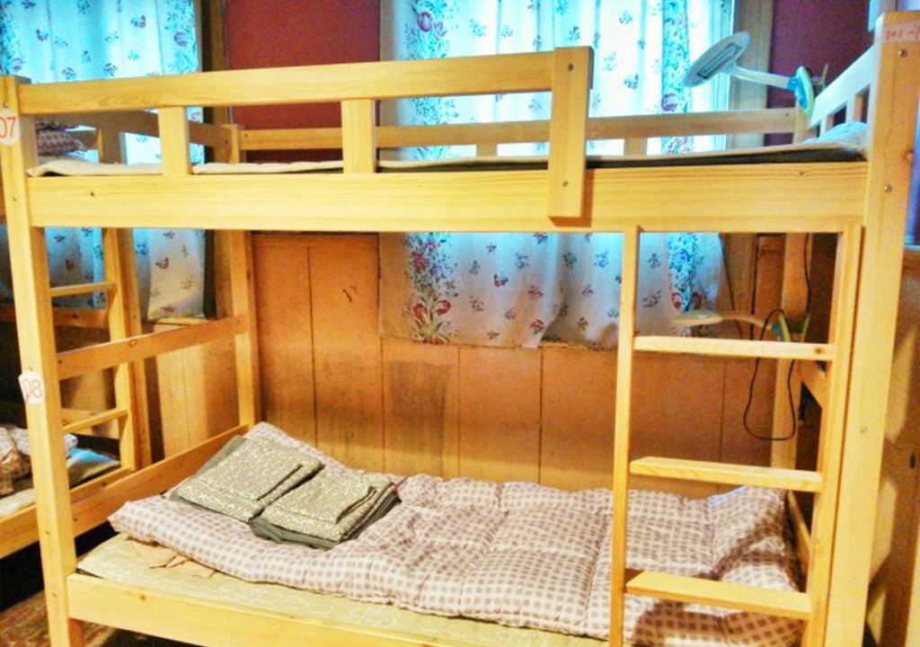 8人法式温馨大房(床位)