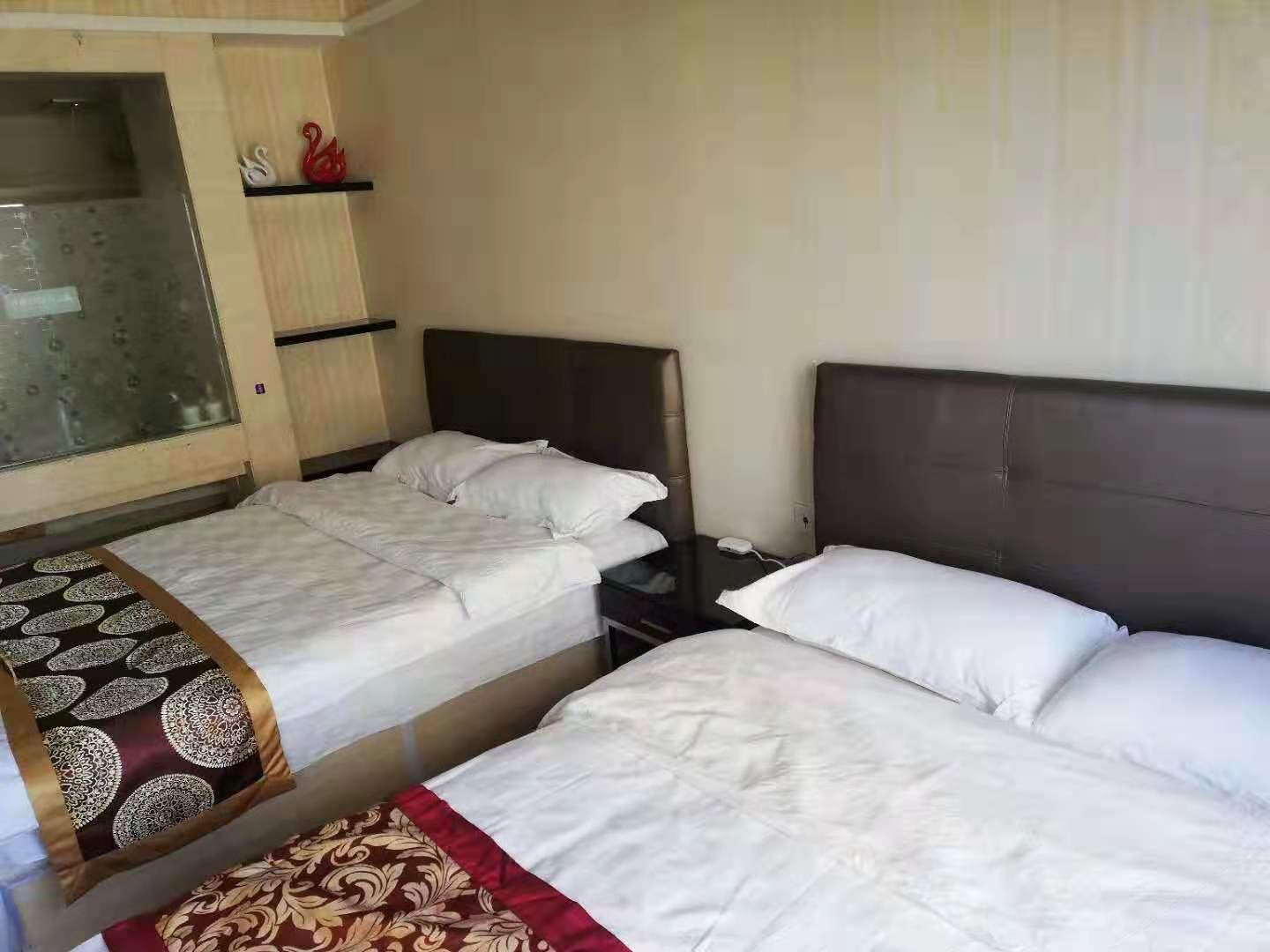 精品双大床房