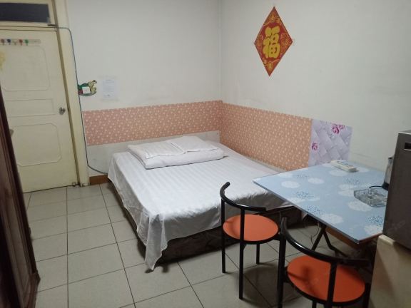 普通大床房(公共卫浴)