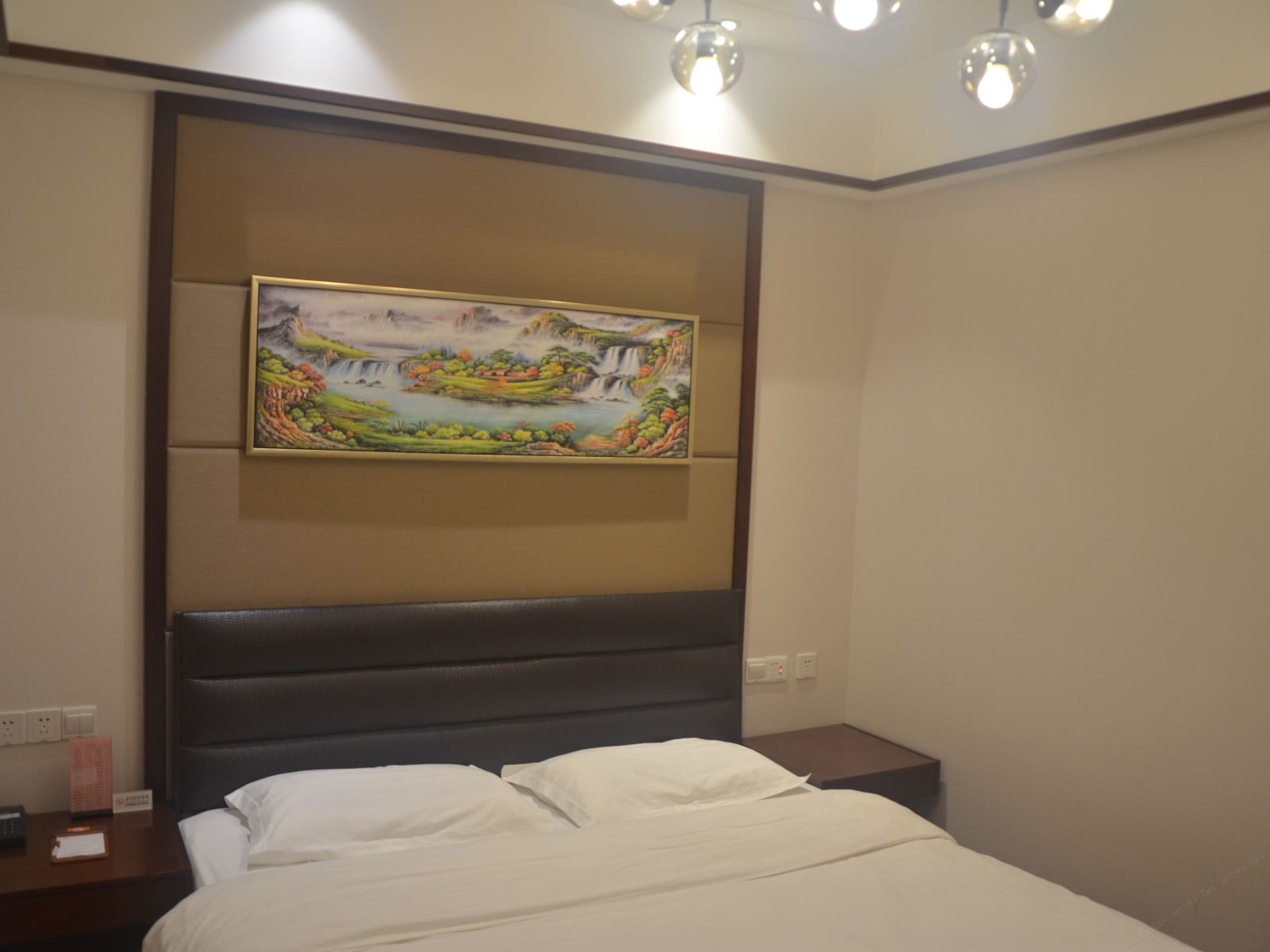 大床房B(无窗)