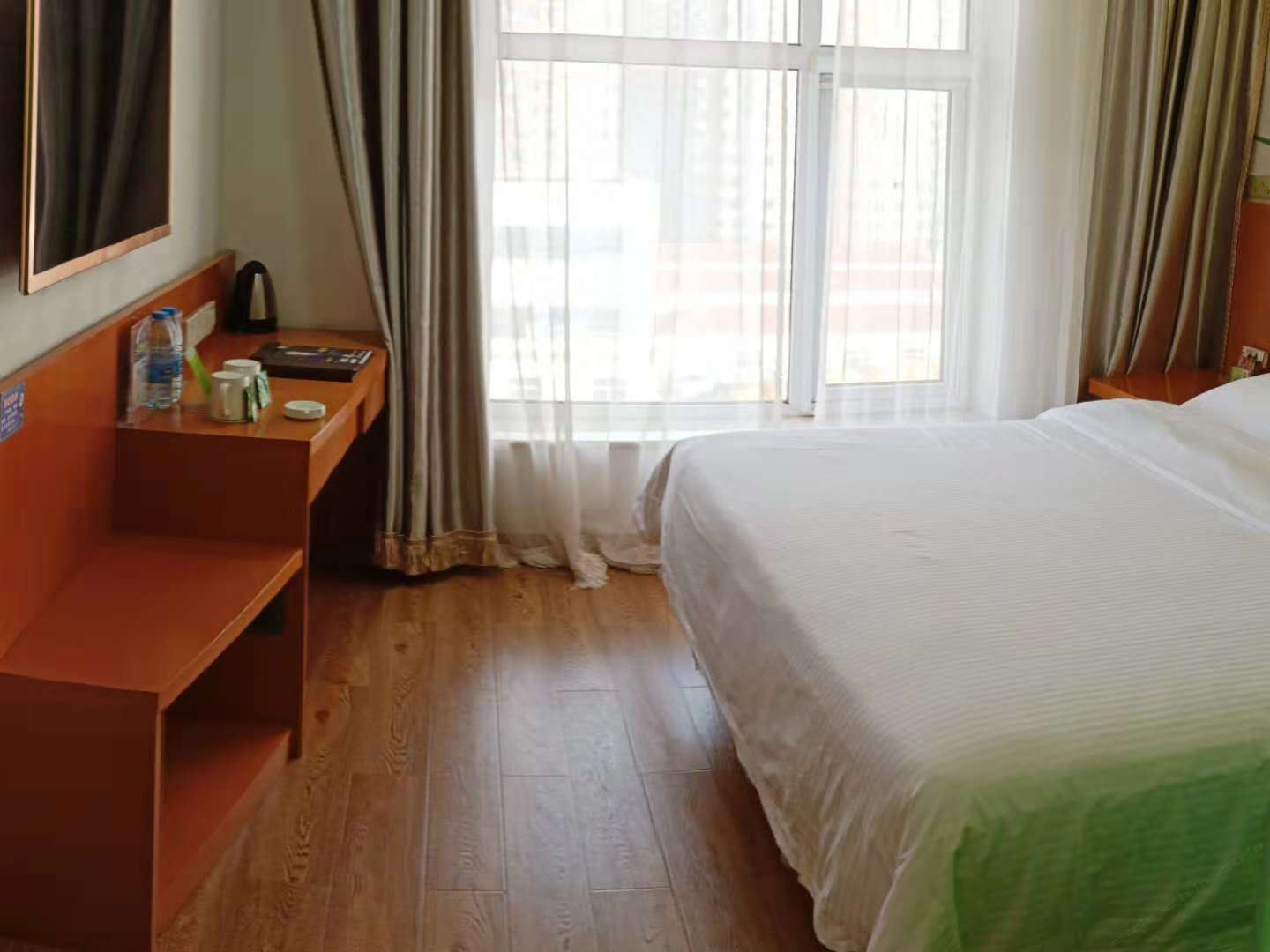 豪华大床房