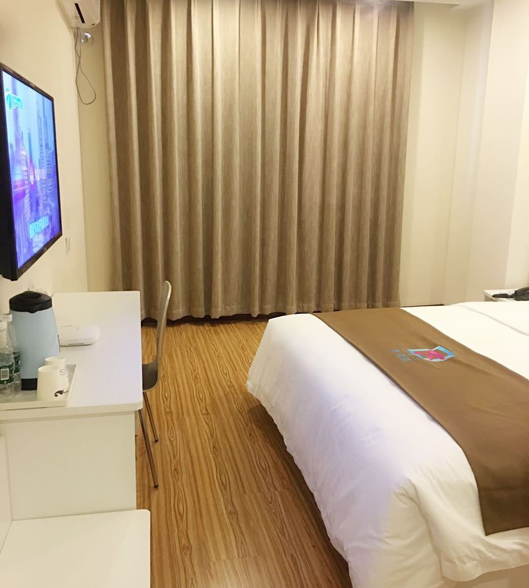 商务大床房