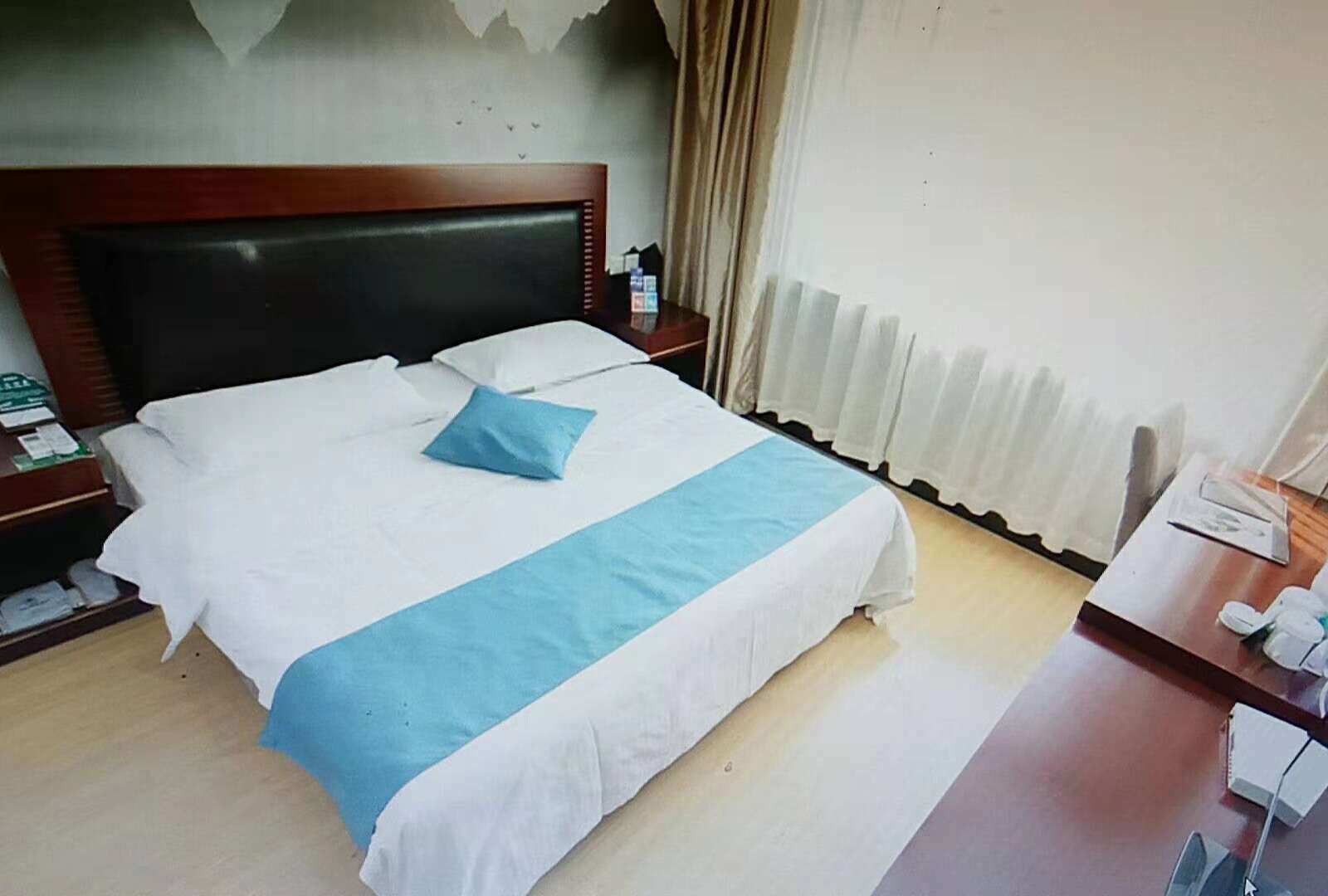 高级大床房