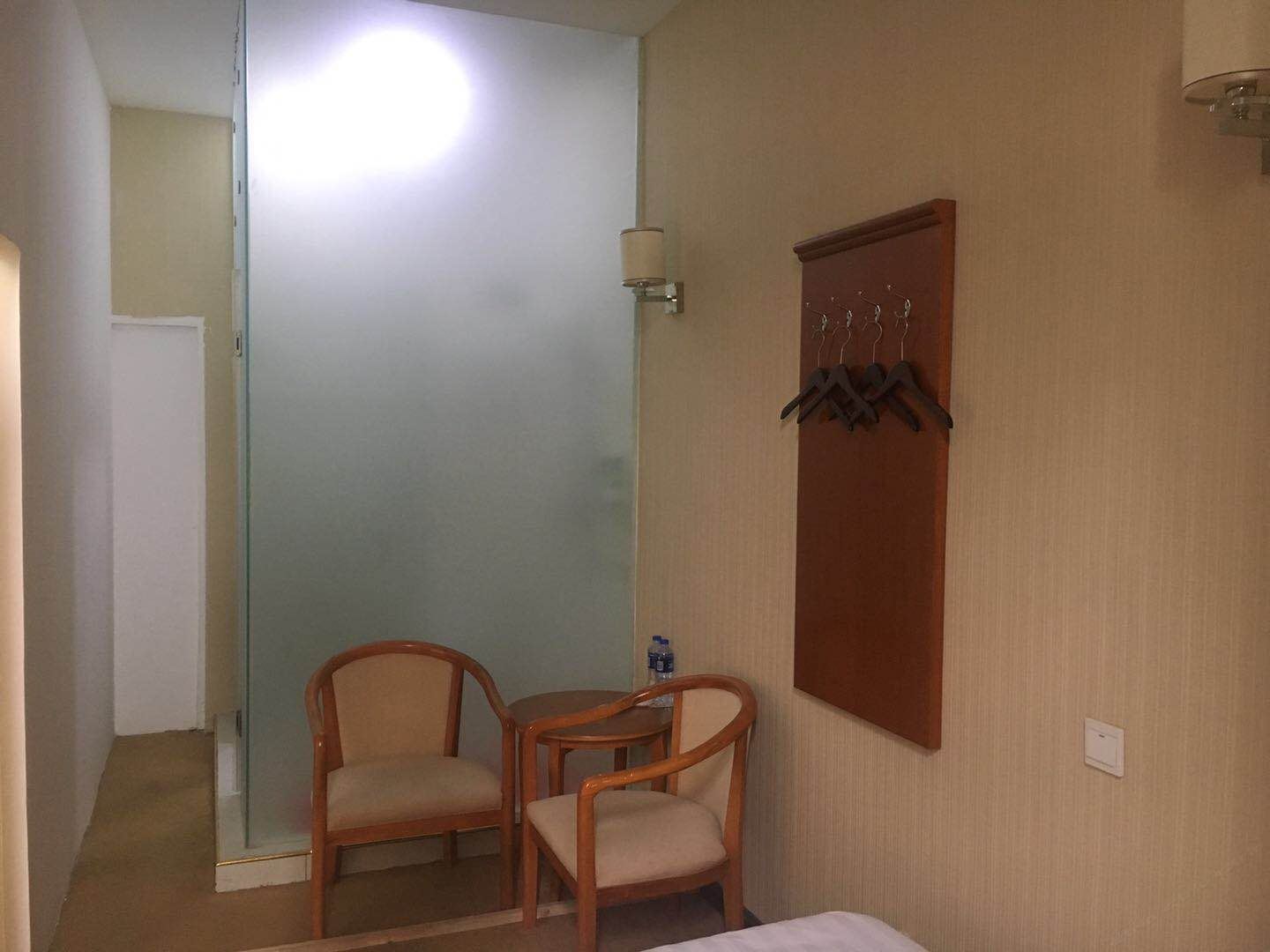 经济大床房
