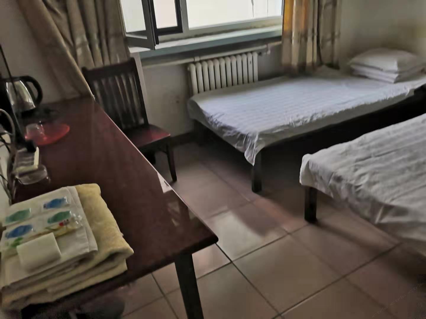 标准双床房