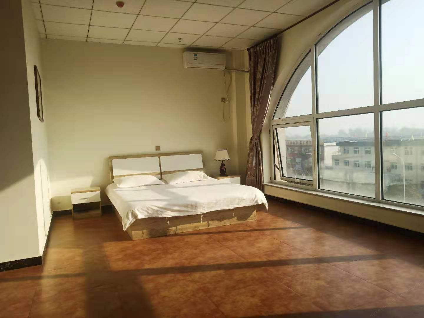 豪华大床房