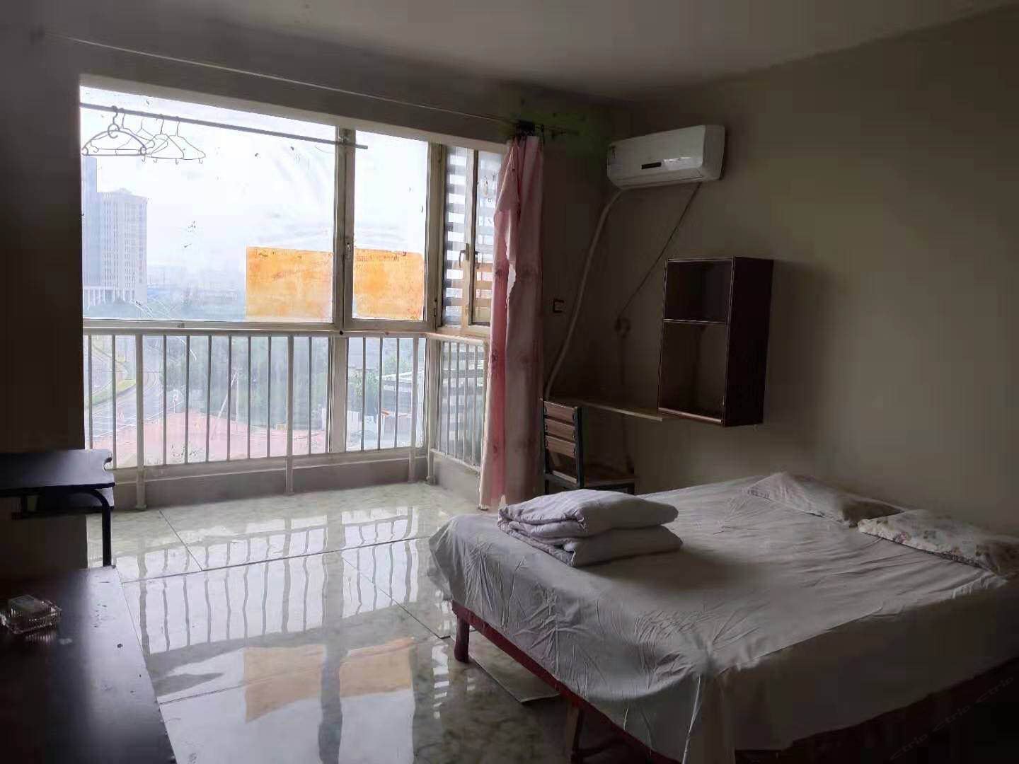 特价大床房(公共卫浴)