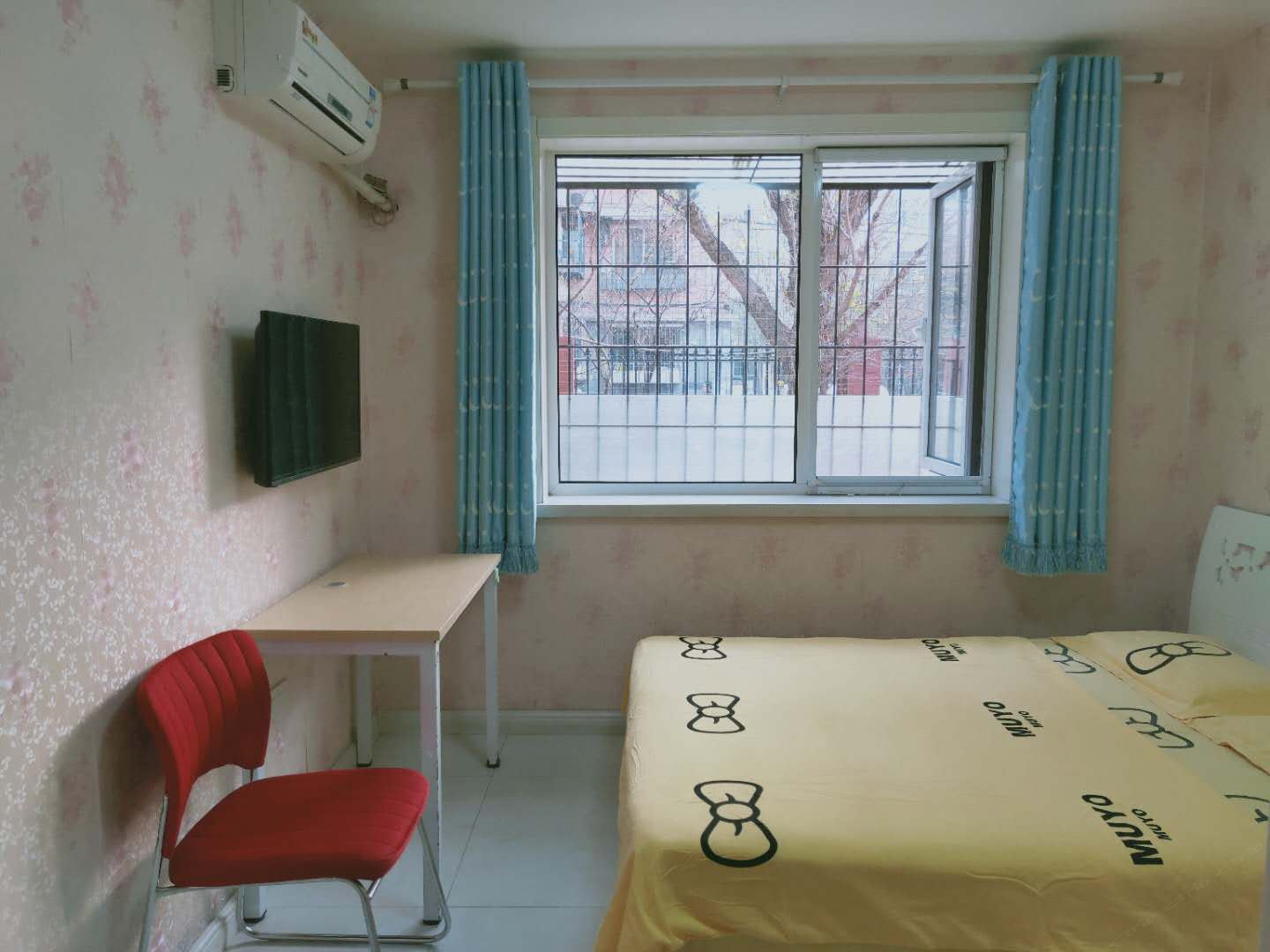 阳光大床房
