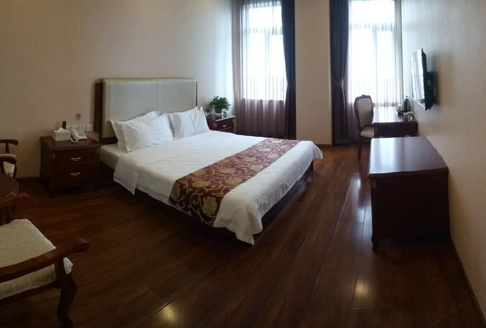 经济商务大床房