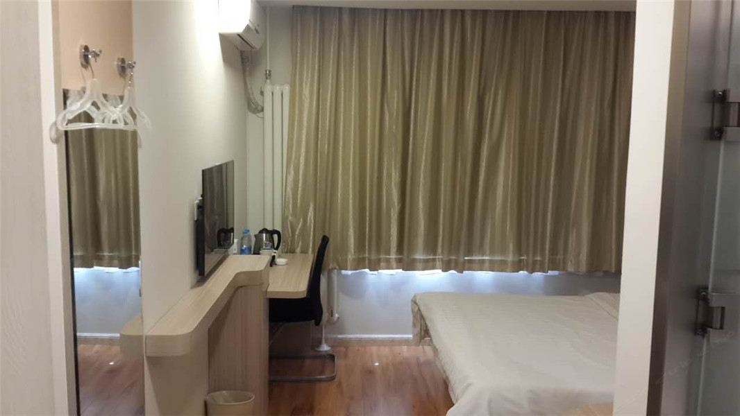 高级大床房