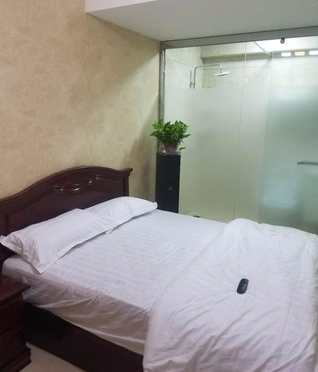 经济大床房(无窗)