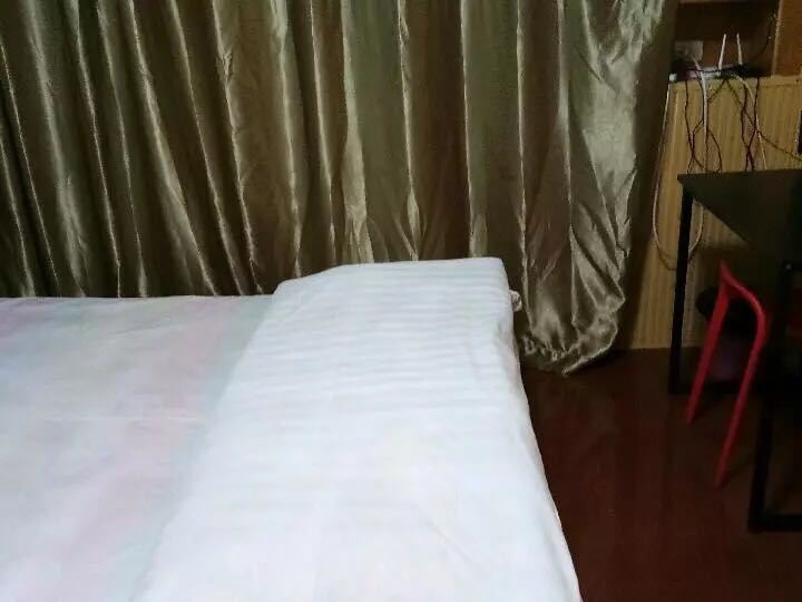 经济大床房