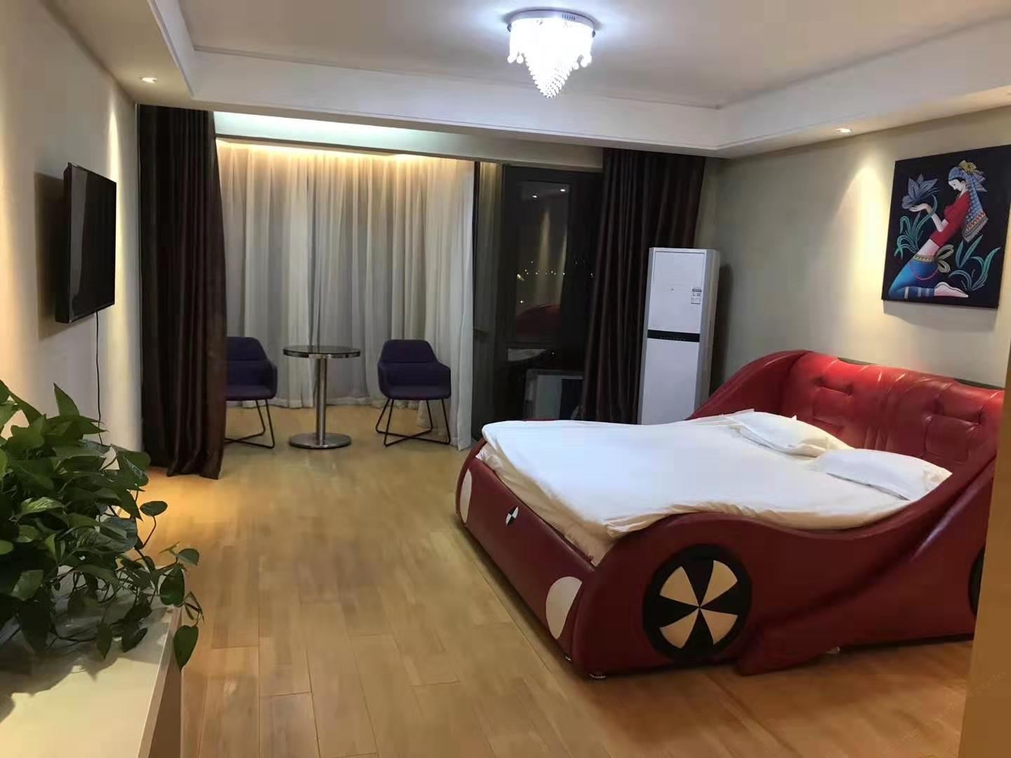 豪华大床房