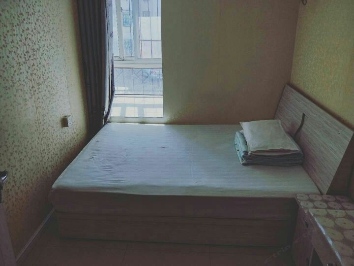 舒适小床房(公共卫浴)