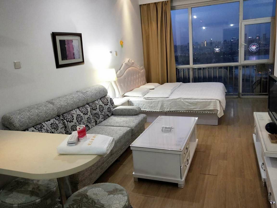 豪华温馨大床房