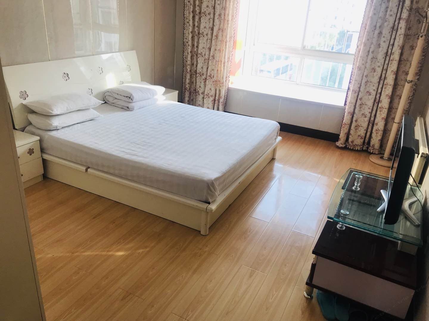 舒适大床房(公共卫浴)