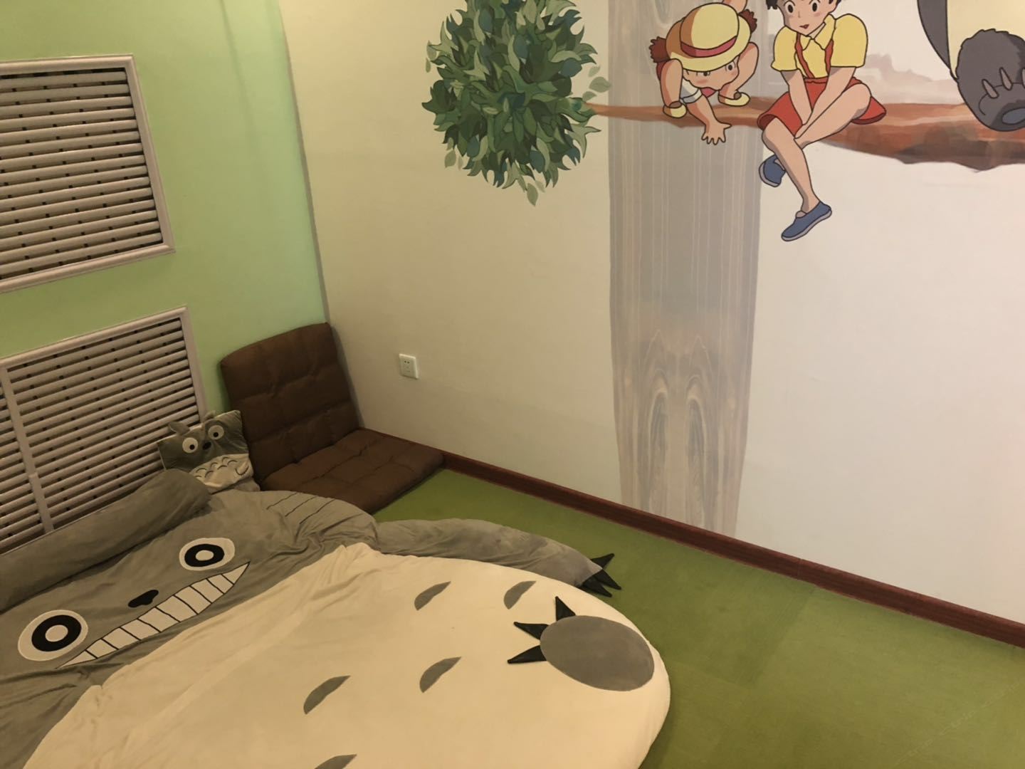龙猫房投影房