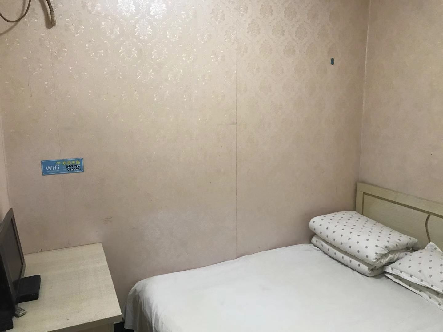 标准单人间(公共卫浴)