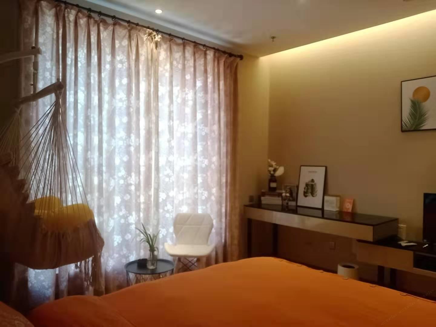 温馨蜜约大床房