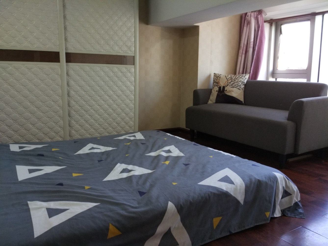 loft二室大床房