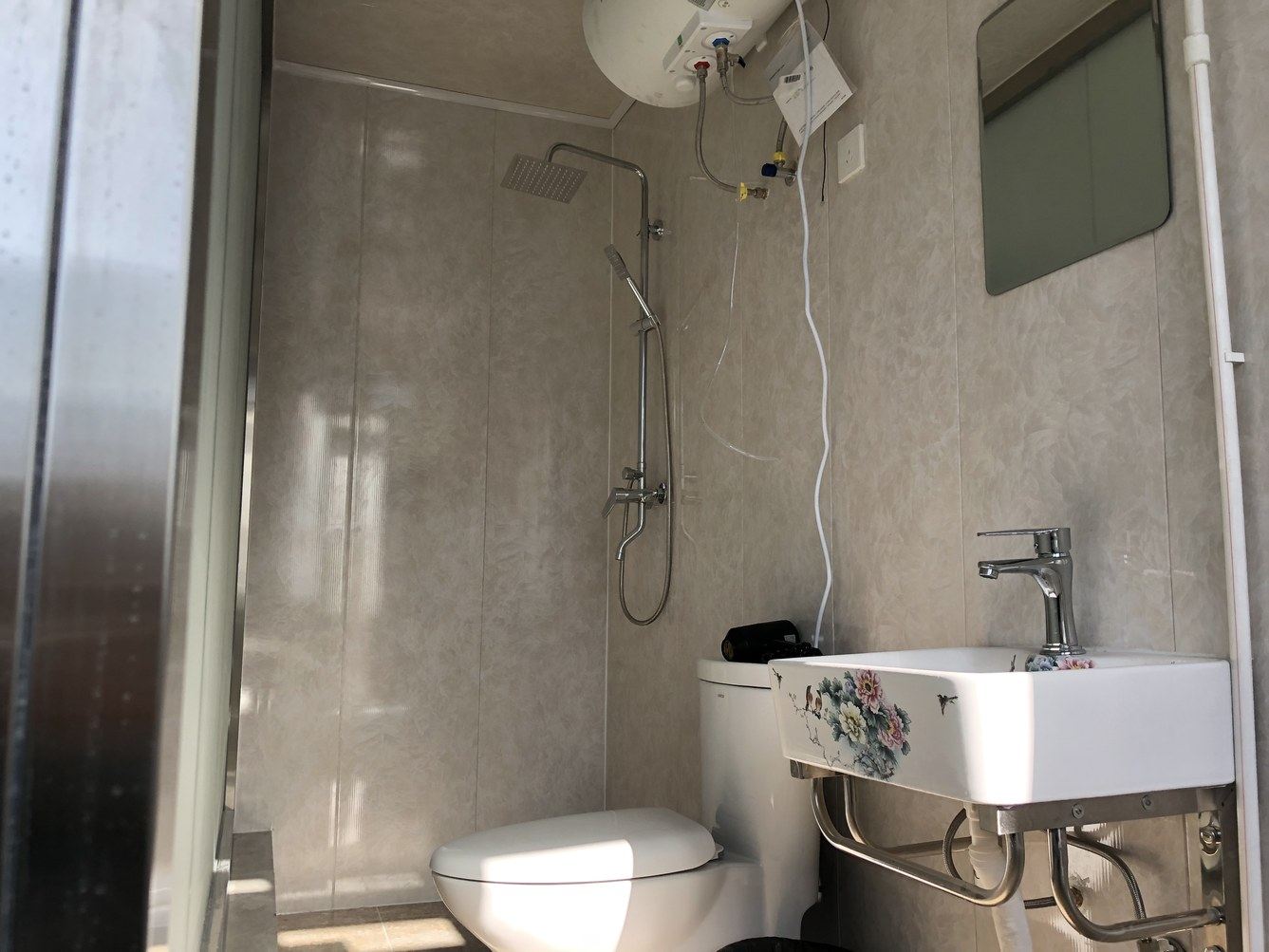 绿色一室大床房