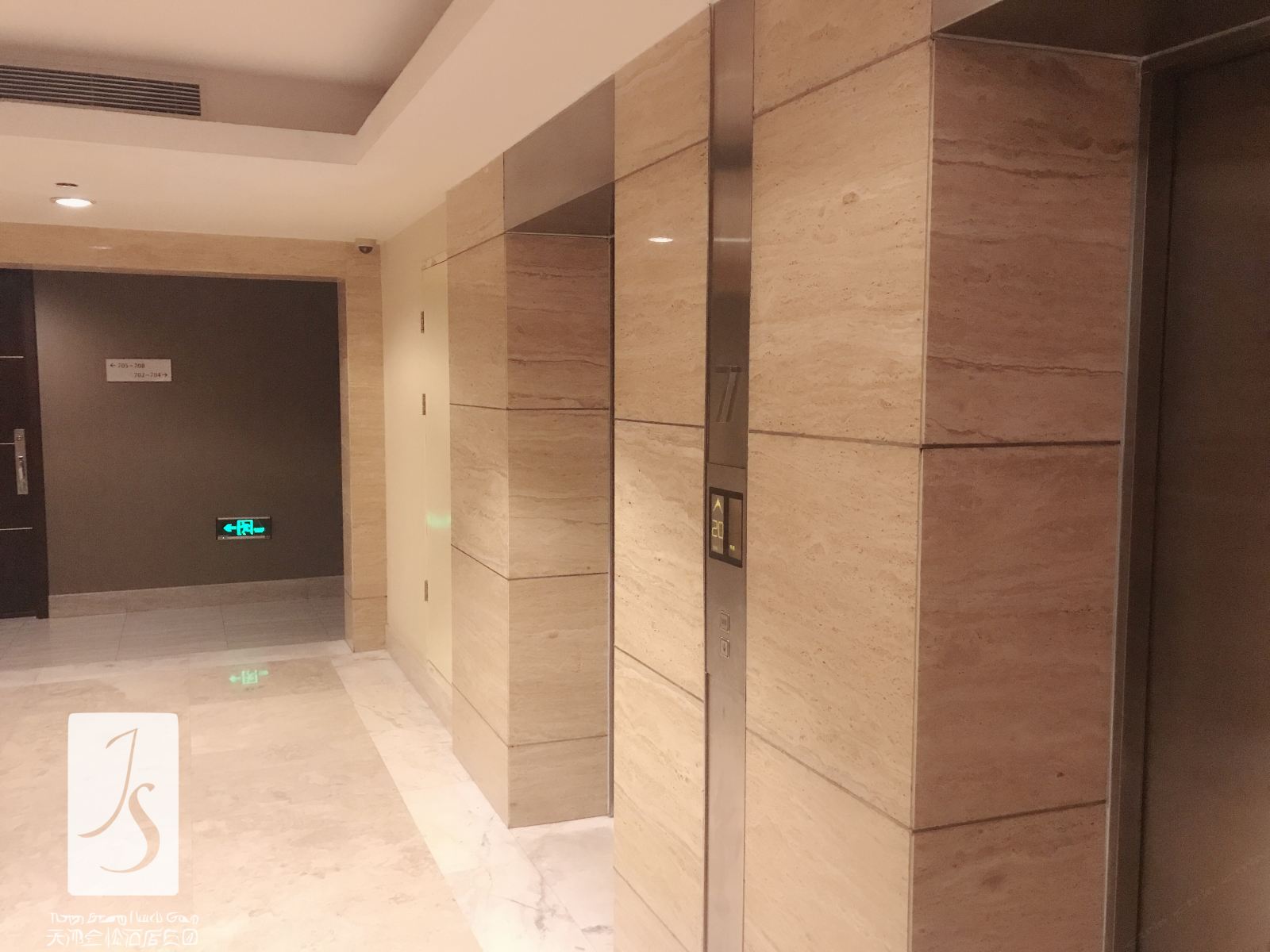 豪华大床房