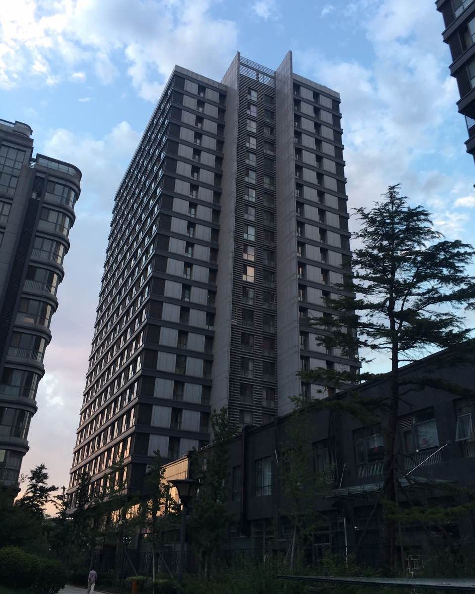 DY主题酒店(北京百子湾地铁站店)