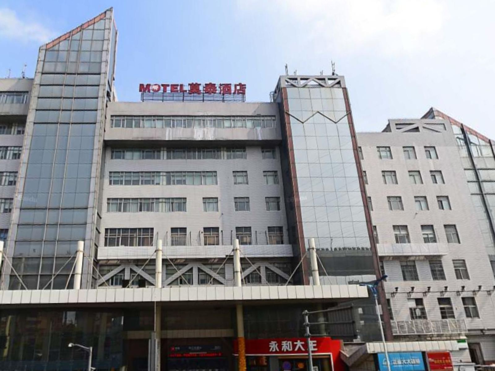 莫泰168(上海南站锦江乐园地铁站店)