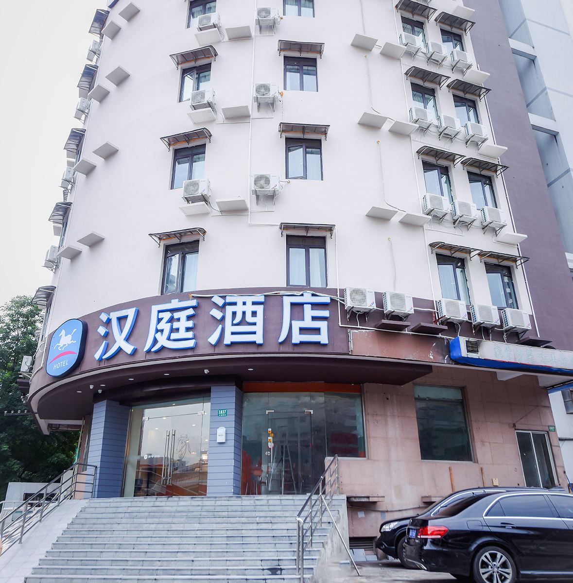 汉庭酒店(上海西藏南路地铁站店)