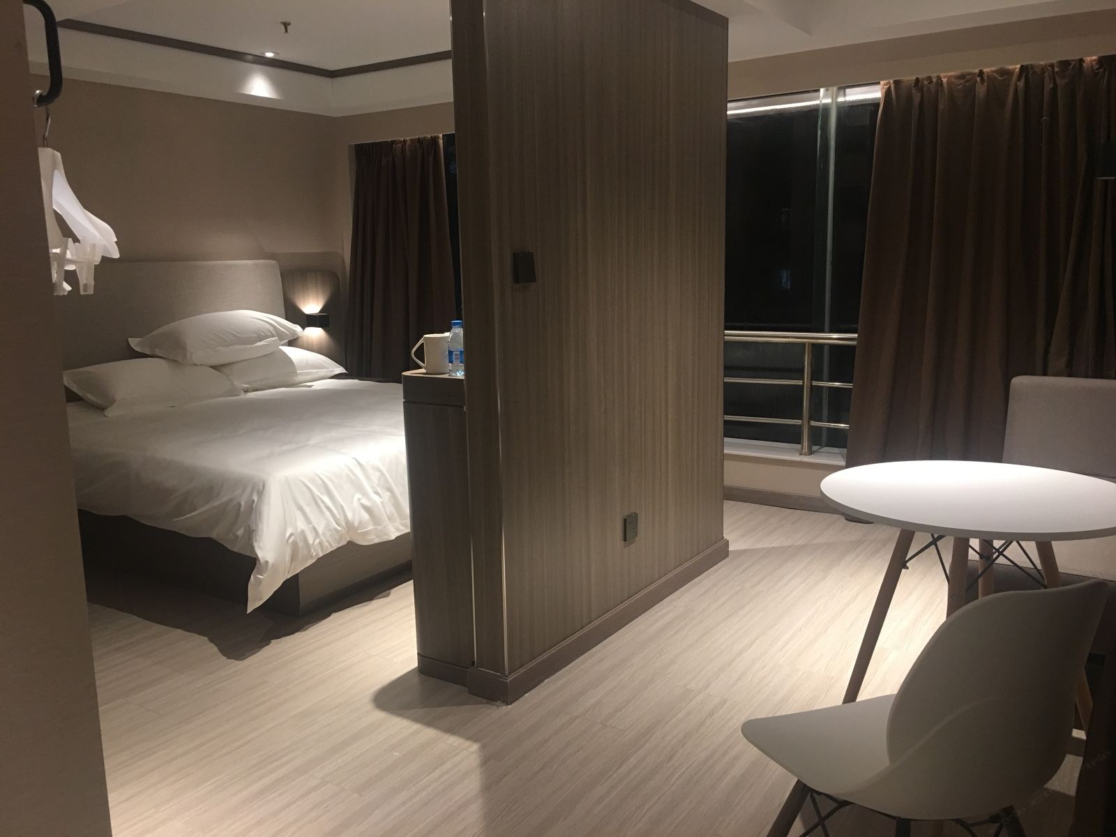 高级大床房
