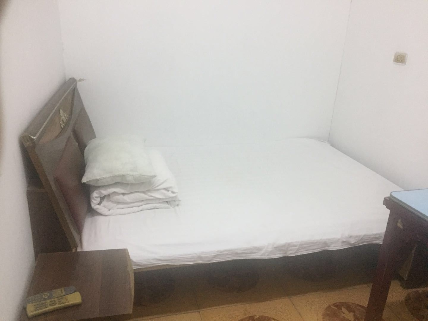 大床房(公共卫浴)