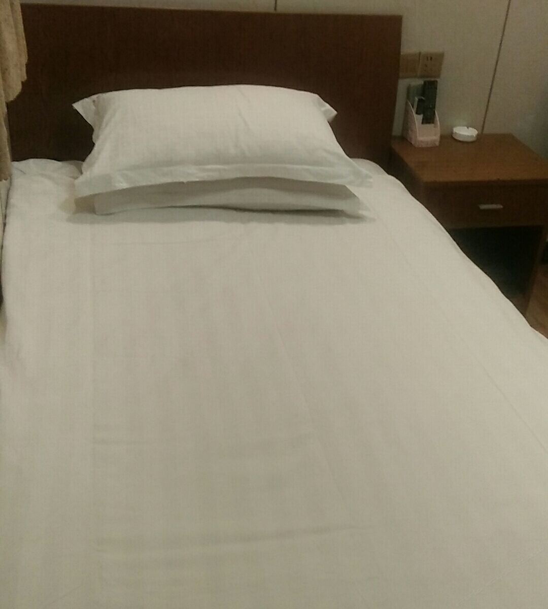 普通间(无窗)(公共卫浴)