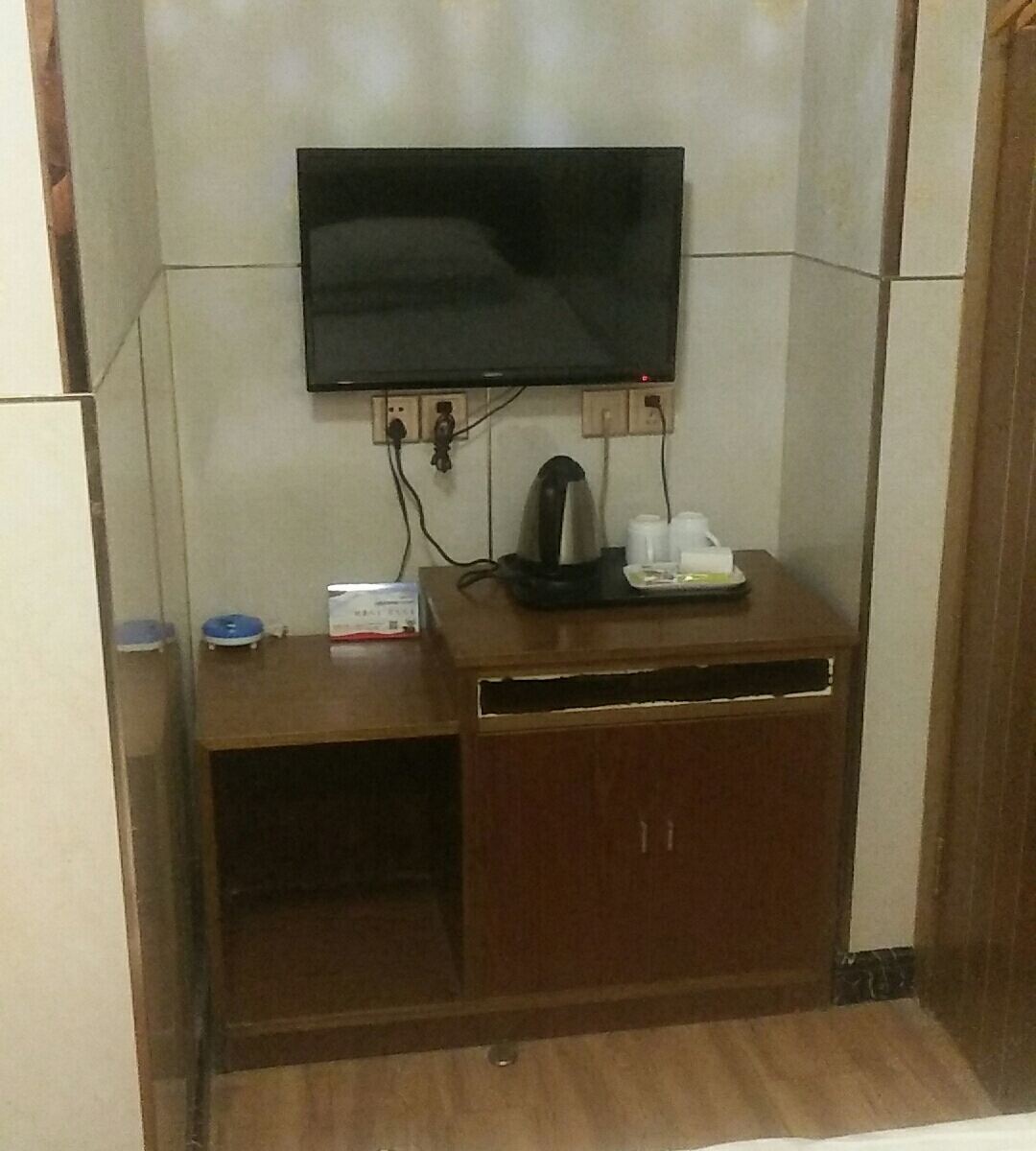普通间(无窗)(公共卫浴)
