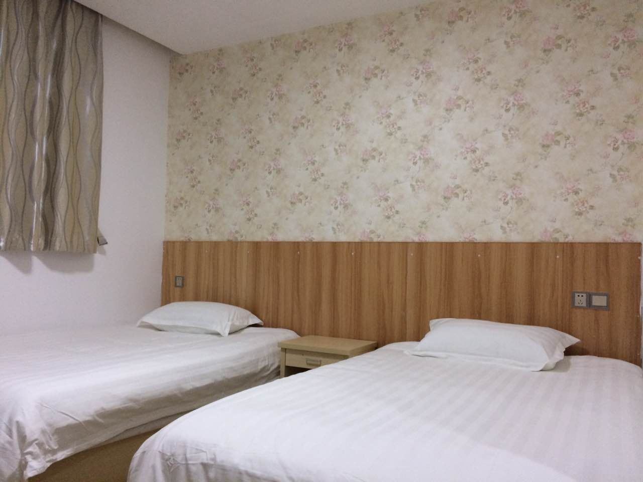 双床房