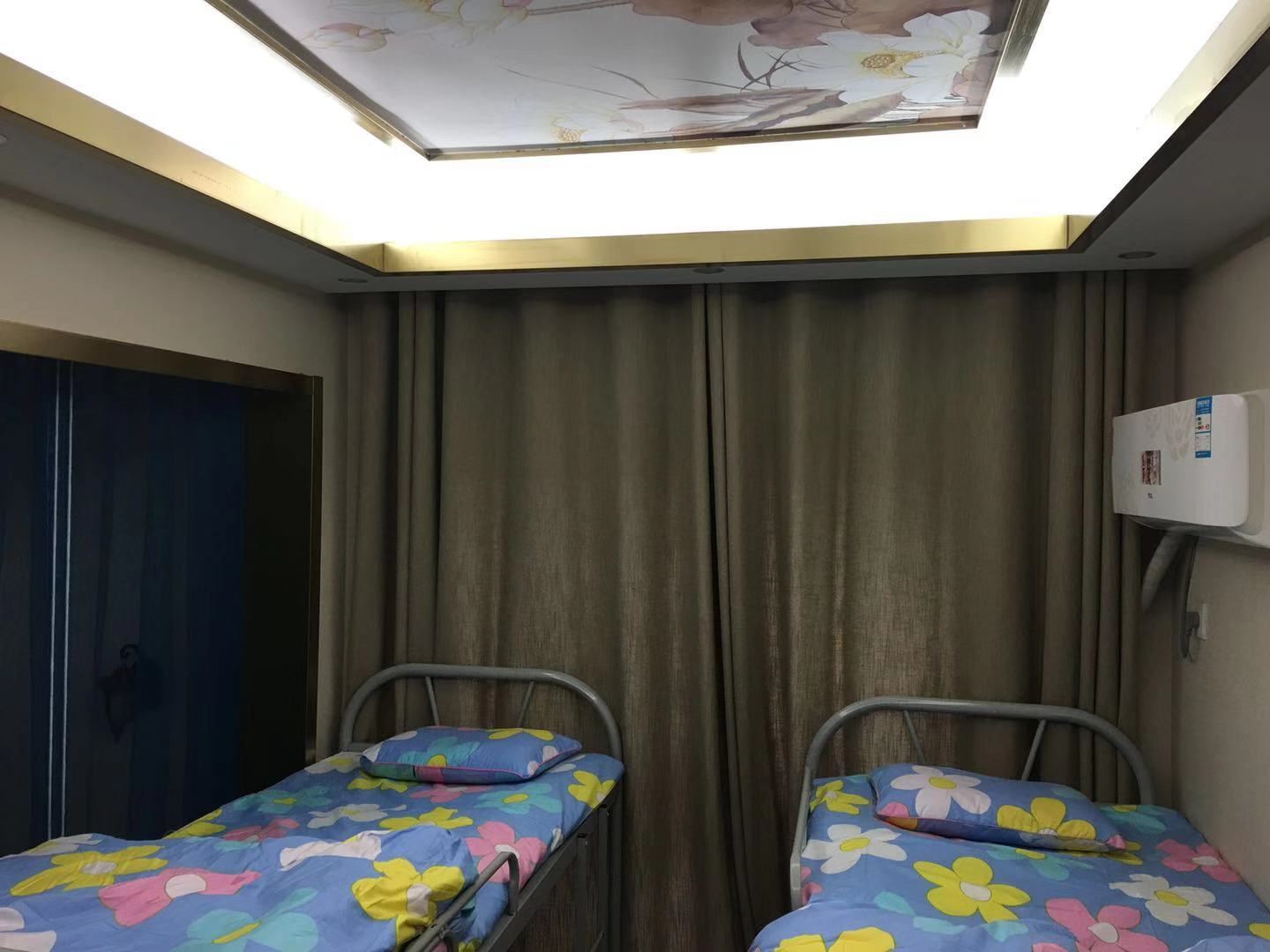 四人间(床位)(公共卫浴)