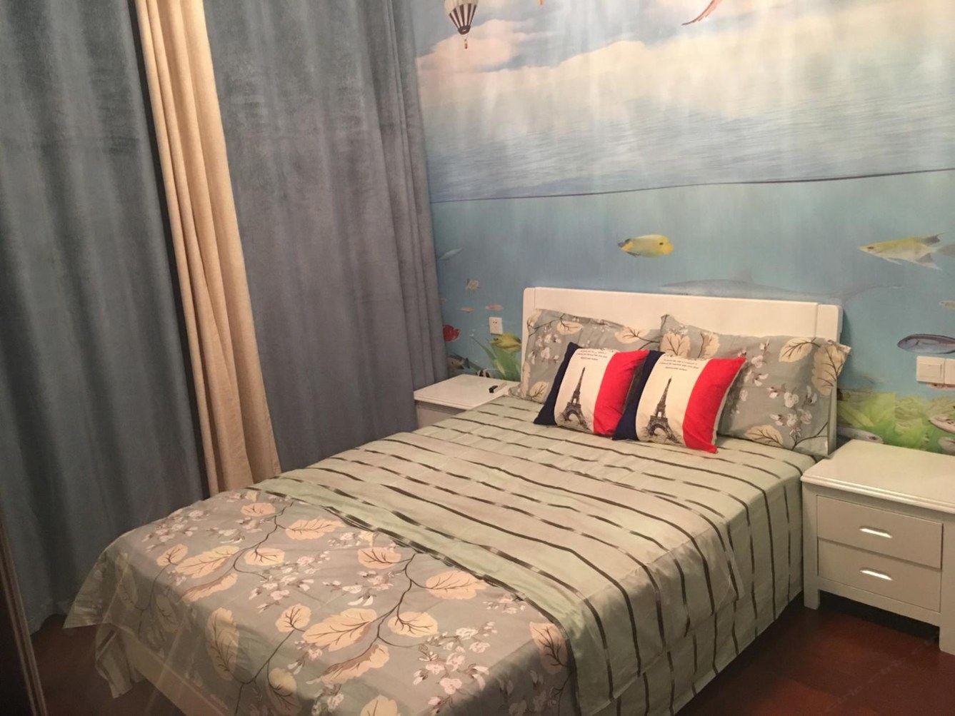 海底世界三室一厅套房