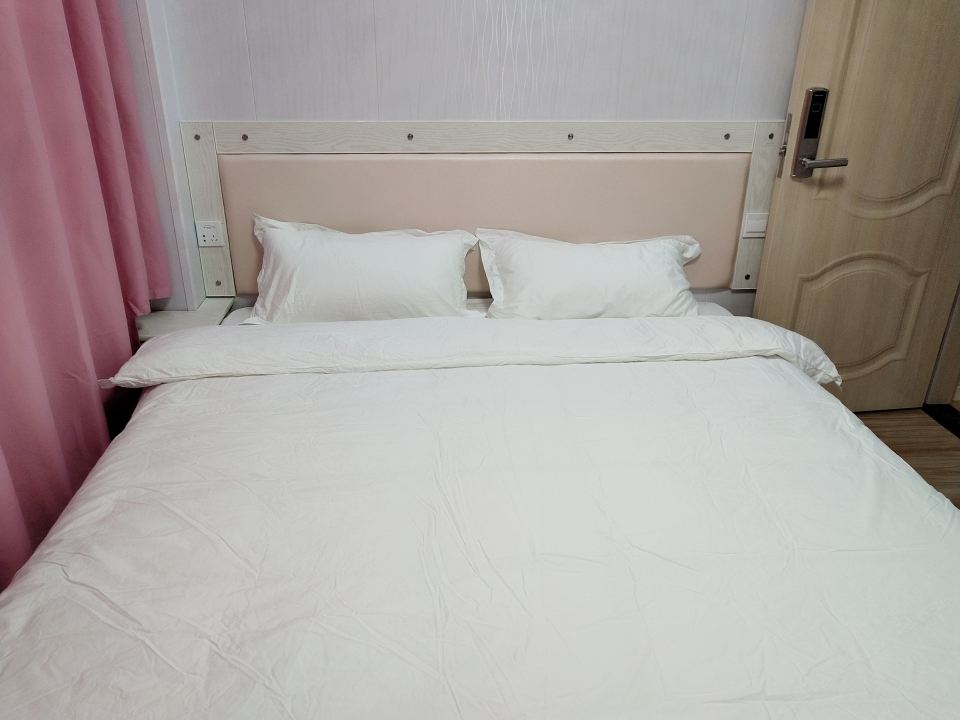 舒适大床房