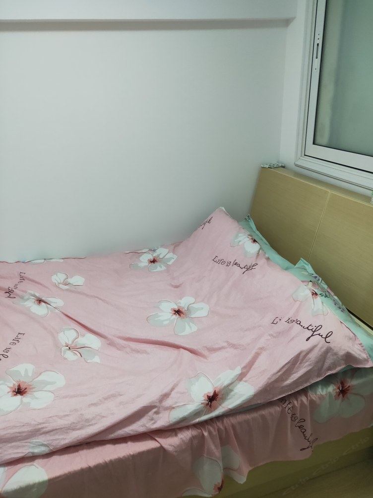现代简约三室一厅套房
